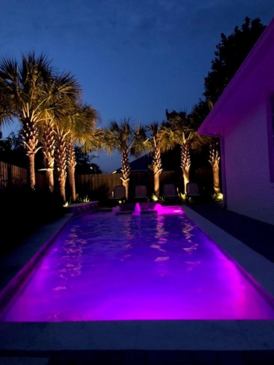 Beautiful Pet Friendly Home! Tropical Pool, Optional Golf Cart & Pool Heat, Minutes To Beach 德斯廷 外观 照片