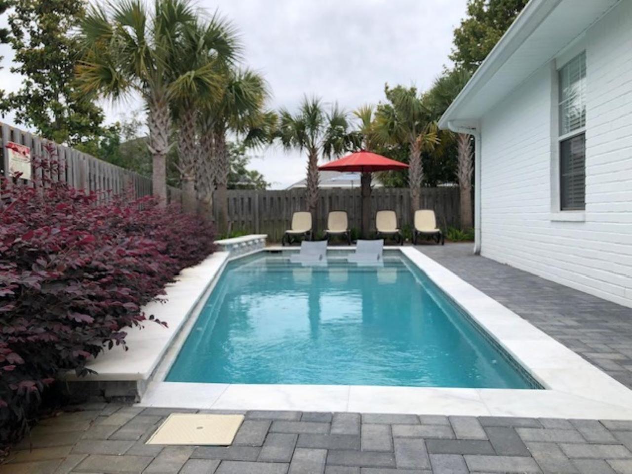 Beautiful Pet Friendly Home! Tropical Pool, Optional Golf Cart & Pool Heat, Minutes To Beach 德斯廷 外观 照片