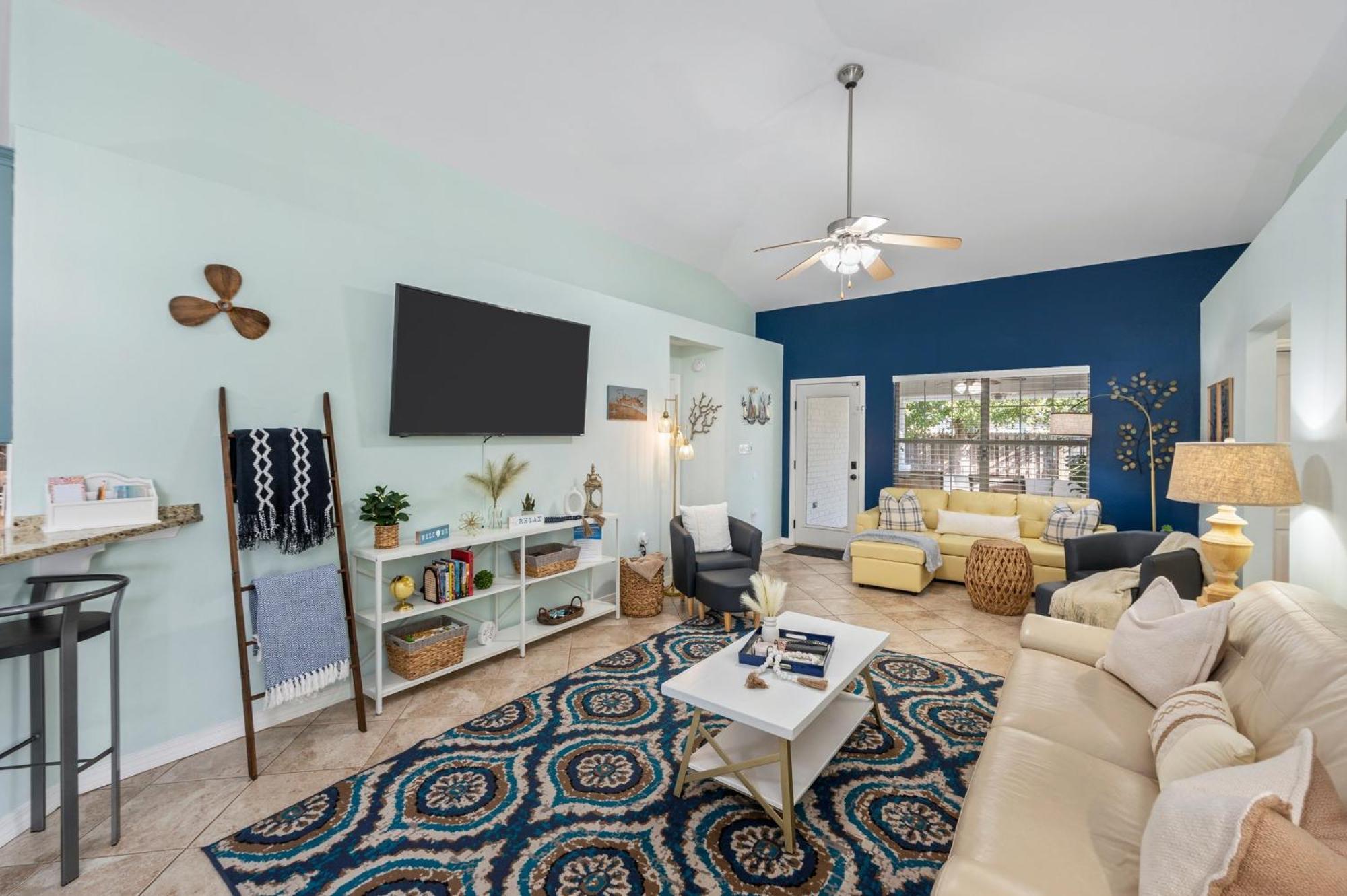 Beautiful Pet Friendly Home! Tropical Pool, Optional Golf Cart & Pool Heat, Minutes To Beach 德斯廷 外观 照片
